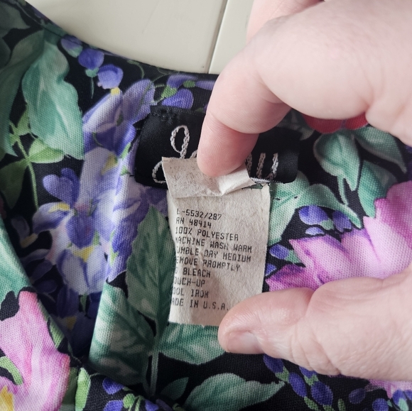 Vintage Floral Blouse - Picture 6 of 6